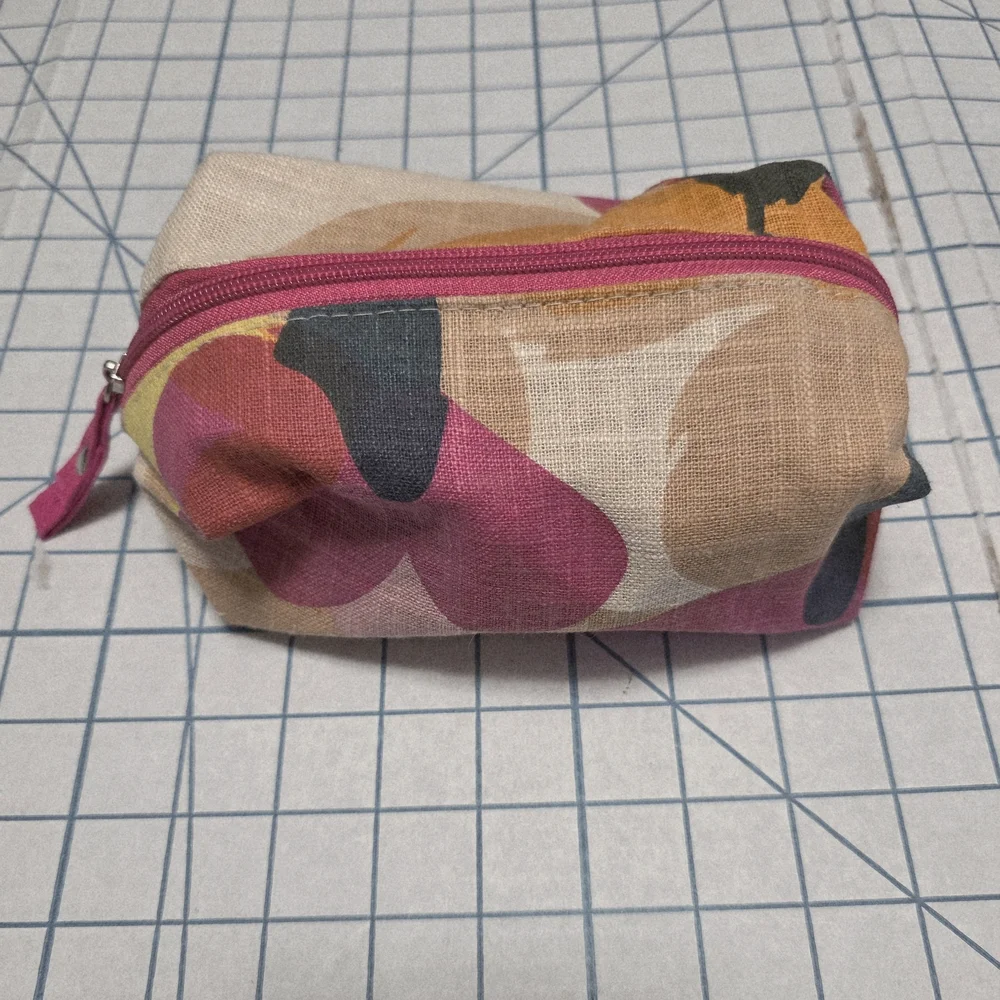 Colorful Women's Cosmetic Bag‎ with Pink Accents, NWOT